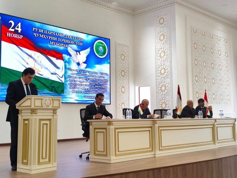 21.11.2025 / Донишкадаи исломии Тоҷикистон ба номи Имоми Аъзам – Абуҳанифа Нуъмон ибни Собит ба хотири гиромидошти “Рӯзи Парчами давлатии Ҷумҳурии Тоҷикистон” ҷамъомади тантанавӣ таҳти унвони “Парчам – рамзи давлатдорӣ ва муқаддасоти миллӣ” бо як шукуҳу шаҳомати хосса баргузор гардид