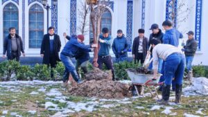 Ҳашари умумидонишкадавӣ бо роҳбарии ректор Аҳтамзода А. А. дар Донишкадаи исломии Тоҷикистон ба номи Имоми Аъзам – Абуҳанифа