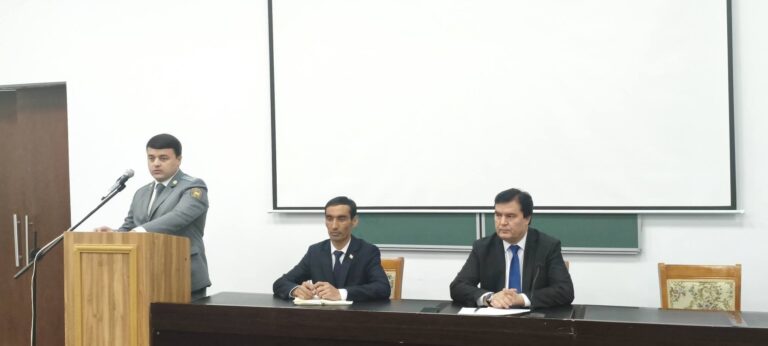 04.03.2026 / Мулоқоти нозири калони Раёсати муқовимат ба коррупсияи Агентии назорати давлатии молиявӣ ва мубориза бо коррупсияи Ҷумҳурии Тоҷикистон, капитани адлия Абдуллозода Одил Толиб бо аҳли раёсат, кормандон ва омӯзгорони донишкада доир гардид