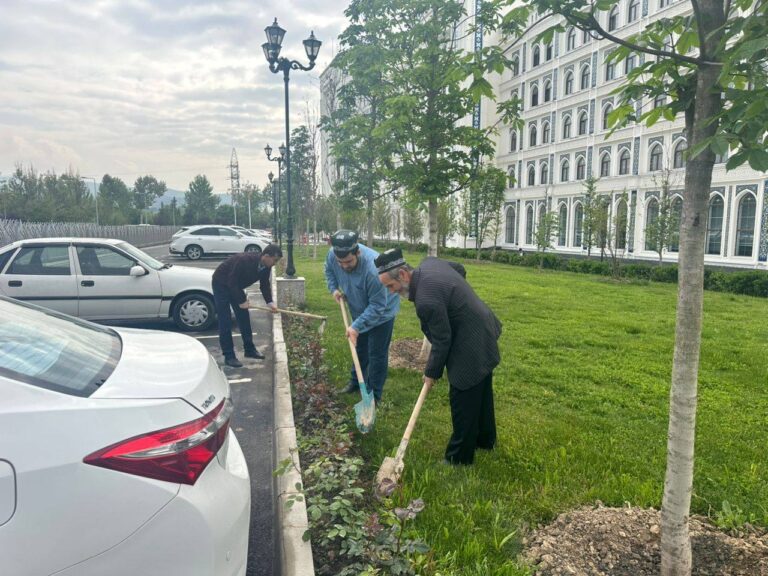 18.04.2026 / Шанбигии дастаҷамъона бахшида ба соли 2026 ҳамчун «Соли вусъат додани корҳои ободонию созандагӣ ва тақвияту таҳкими худшиносиву худогоҳии миллӣ», инчунин ҷиҳати сазовор истиқбол гирифтани 35-солагии Истиқлолияти давлатии Ҷумҳурии Тоҷикистон