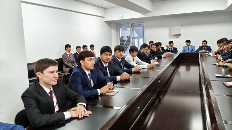 21.10.2026 / Вохӯрии судманд бо сардорони гуруҳҳои таълимӣ дар Донишкада